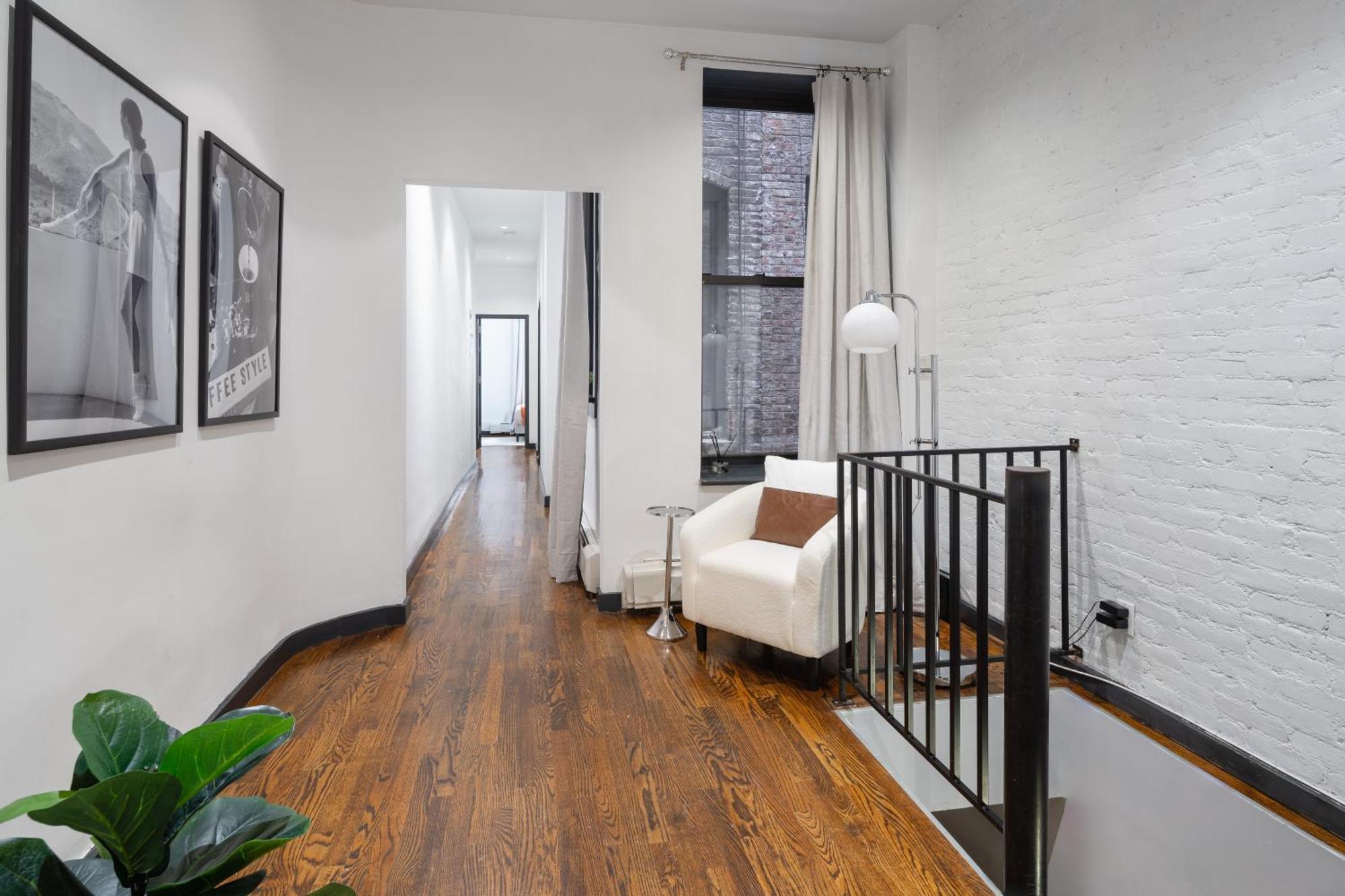 Charming 4bd Duplex In Manhattan *
